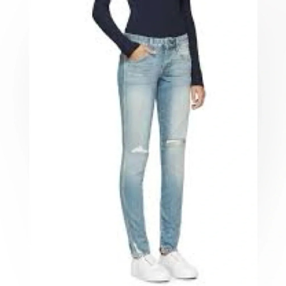 AMO Denim - AMO Stix Skinny Distressed Jeans in Soulmate Destroy - Size 28